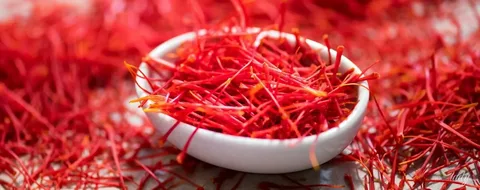 تصویر 2 از زعفران چهار گرمی ممتاز با تازه‌ ترین رشته‌ های زعفران و رنگ‌ دهی بالا